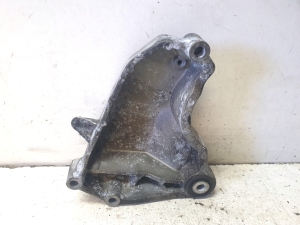 Mercedes Benz GLA-Class 156 (2013–2019) Engine bracket A2702230002 - 5