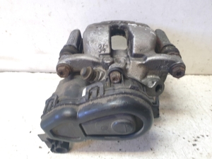 Mercedes Benz GLA-Class 156 (2013–2019) Bremssattel hinten A2464232498 - 5