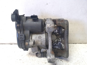 Mercedes Benz GLA-Class 156 (2013–2019) Rear brake caliper A2464232398 - 5