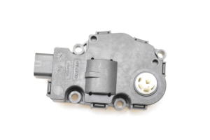 Land Rover Discovery Sport (2014–2026) Salongi soojenduse klapi mootor K9749007 - 5
