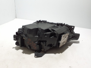 VOLVO XC60 (2017–2026) Phare avant 32133545 - 3