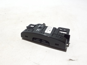 VOLVO EX30 I (2023–2026) USB port 80002419 - 3