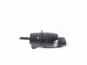 BMW 2 SERIES (F46) (2015–2026) Front windshield washer pump 7388349 - 2