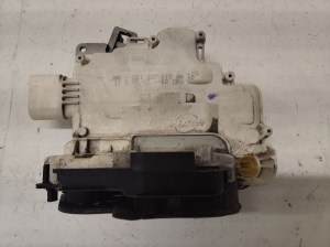 AUDI A4 B7 (2004–2008) Front door lock 8E1837015 - 2