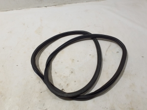 VOLVO EX30 I (2023–2026) Esiukse tihenduskumm 80000467 - 2