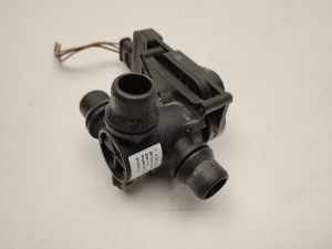 Mercedes Benz C-Class 205 (2014–2021) Auxiliary water pump A0005003040 - 4
