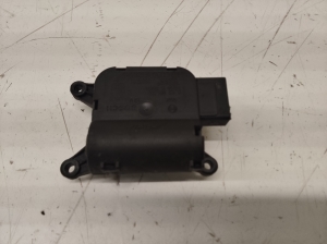 AUDI A4 B7 (2004–2008) Salongi soojenduse klapi mootor 8E1820511C - 2