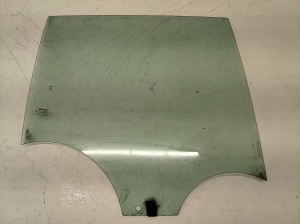 Rear side door glass - 43R000464