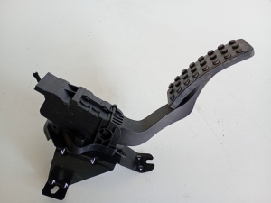 Mercedes Benz A-Class 176 (2012–2018) Accelerator pedal A2463001904 - 4