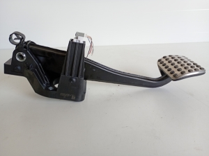 Mercedes Benz A-Class 176 (2012–2018) Piduripedaal A2462900119 - 5