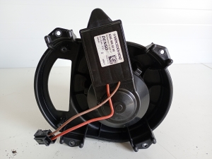 Mercedes Benz A-Class 176 (2012–2018) Heater blower motor A2469064300 - 4