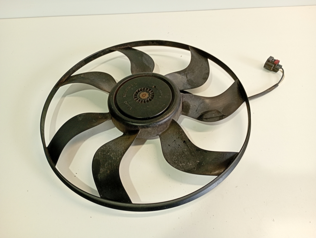 Mercedes Benz A-Class 176 (2012–2018) Kühlerlüftermotor 3136613378 Mercedes Benz A-Class 176 (2012–2018) Kühlerlüftermotor 3136613378