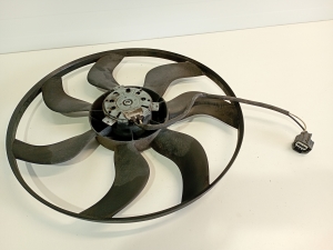 Mercedes Benz A-Class 176 (2012–2018) Kühlerlüftermotor 3136613378 - 5