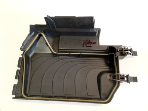 Mercedes Benz A-Class 176 (2012–2018) Front fuse box cover A2465400182 - 3