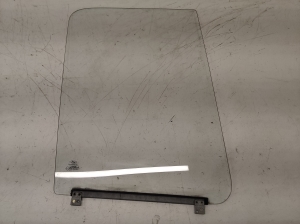 Vitre de porte avant - 43R007023