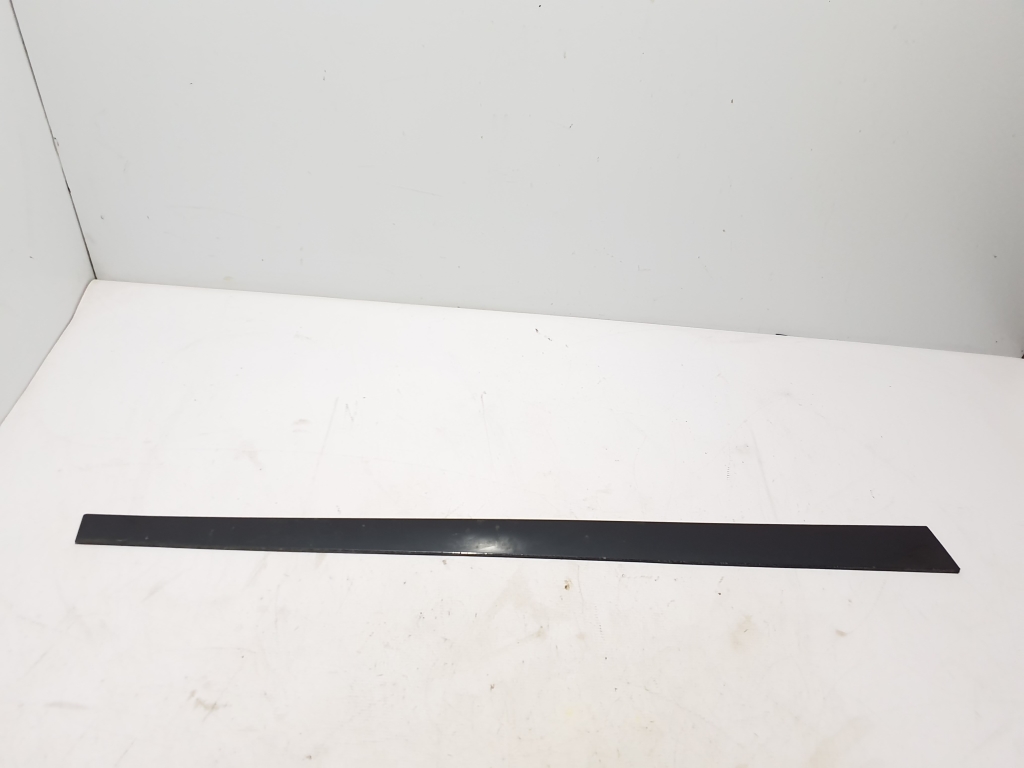 AUDI A4 B9 (2015–2026) Front door molding 8W9853959A AUDI A4 B9 (2015–2026) Front door molding 8W9853959A