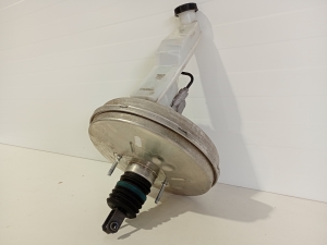 Mercedes Benz A-Class 176 (2012–2018) Brake booster A2464300330 - 3