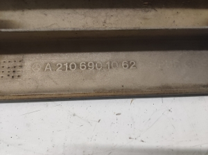Rear side door molding - A2106901062