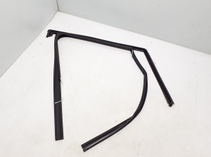 AUDI Q2 (2016–2026) Rear side door seal on the door 81A839440B - 3