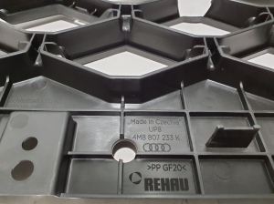 AUDI Q8 (2018–2026) Halter Kühlergrill 4M8807233K - 2