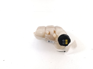 Coolant reservoir - 8687503