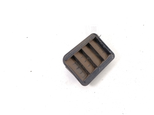 Rear fender vent grille - 9315933