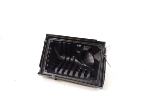 BMW 2 SERIES (F46) (2015–2026) Luftfiltergehäusedeckel - 3