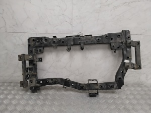Engine bracket