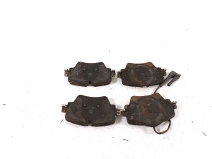 BMW 2 SERIES (F46) (2015–2026) Piduriklotsid ees 8867481 - 2