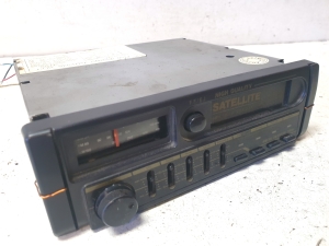 Volkswagen Golf I (1974–1983) Radio / CD-Player / DVD-Player / Navigation SATELLITE  AJ 7863 SS - 3
