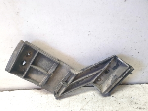 Rear bumper bracket - 201807148