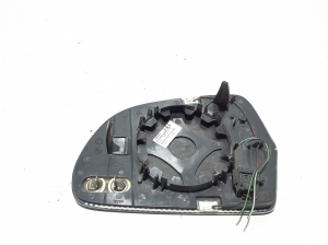 AUDI A4 B9 (2015–2026) Küljepeegli klaas 8T0857536L - 3
