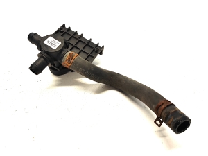 Tesla Model S S (2012–2026) Auxiliary water pump 6007384-00-C - 4