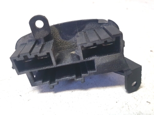Cabin shoulder motor resistance - 2002275