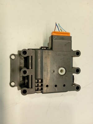 Mazda CX-5 (2017–2026) Heater flap actuator GA705KD47 - 3