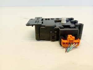 Mazda CX-5 (2017–2026) Heater flap actuator GA705KD47 - 4
