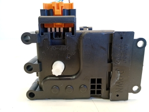 Mazda CX-5 (2017–2026) Heater flap actuator GA705KD47 - 5