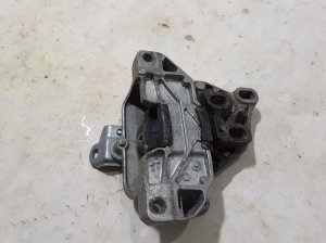 Mercedes Benz GLA-Class H247 (2019–2026) Engine mount A2472403200 - 3