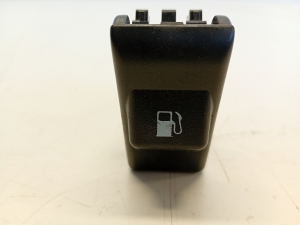 Mazda CX-5 (2017–2026) Fuel filler door release switch - 5