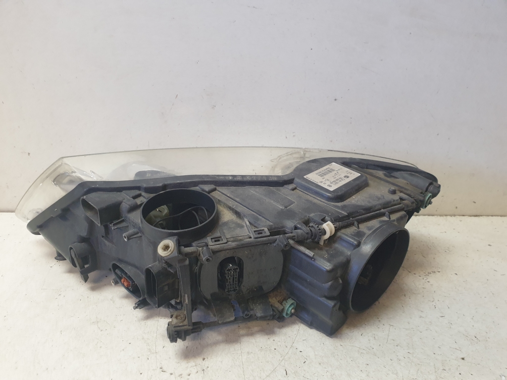 Volkswagen Touareg I (2002–2010) Scheinwerfer vorne 7L6941032C Volkswagen Touareg I (2002–2010) Scheinwerfer vorne 7L6941032C