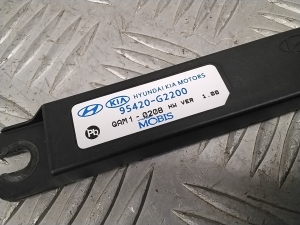 Hyundai IONIQ (2016–2026) Antenna amplifier 95420G2200 - 4