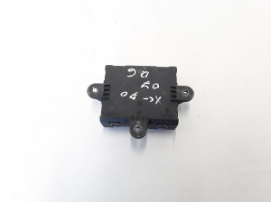  Rear side door control unit 