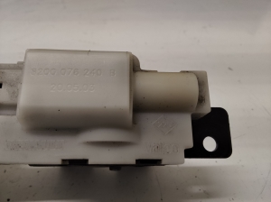 RENAULT Megane II (2002–2009) Trunk lid lock 8200076240B - 2