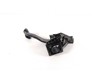 BMW 2 SERIES (F46) (2015–2026) Piduripedaal 6856596 - 3
