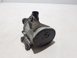 Mercedes Benz GLE-Class 167 (2019–2026) Veepump A2562001700 - 4