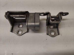 Rear side door lower hinge - 029139F