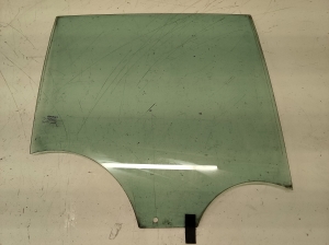 Rear side door glass - 43R000464