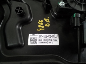 Kia Soul (2019–2026) Rear side door window regulator and its parts - 3