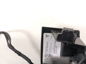 Tesla Model Y Y (2020–2026) Esiukse muu osa 166146900B - 3
