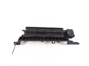  Interior ventilation grilles  - 2735047X 